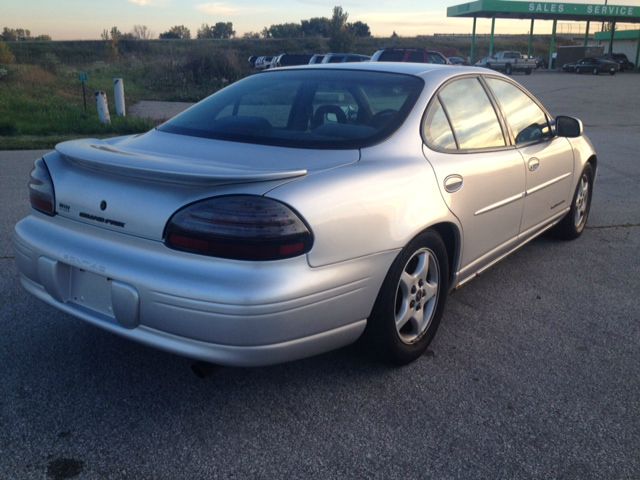 Pontiac Grand Prix 2001 photo 2