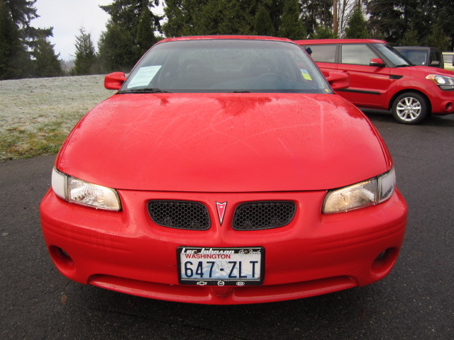 Pontiac Grand Prix 2002 photo 1