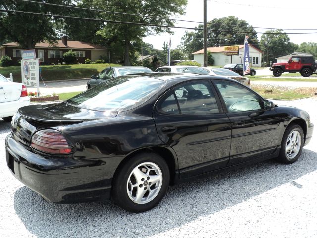 Pontiac Grand Prix 2002 photo 1