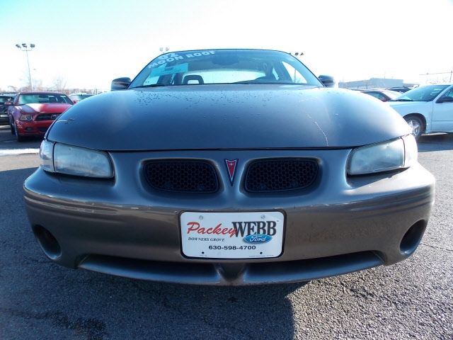 Pontiac Grand Prix 2002 photo 2