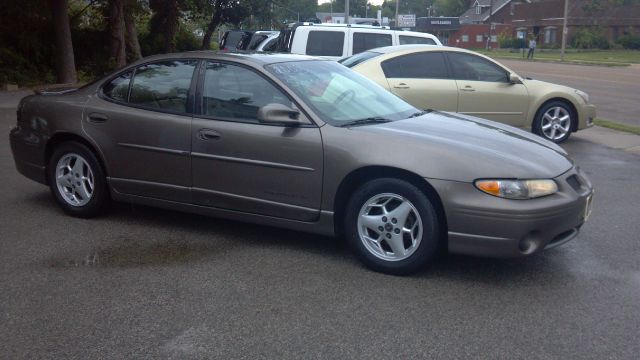 Pontiac Grand Prix 2002 photo 1