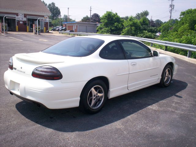 Pontiac Grand Prix 2002 photo 3