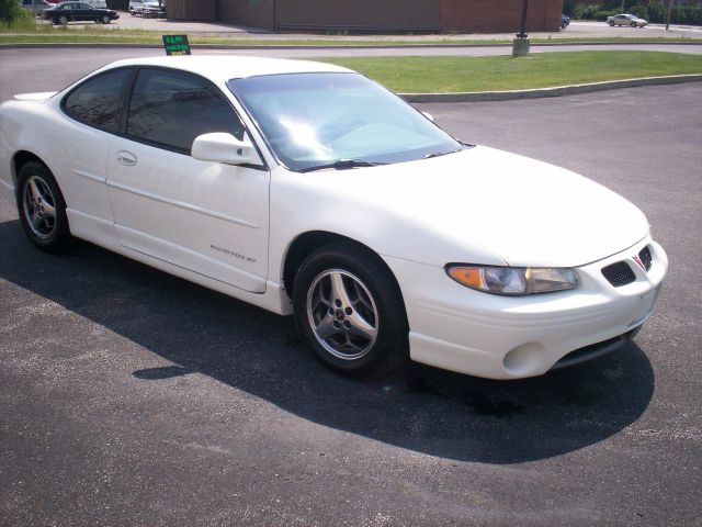 Pontiac Grand Prix 2002 photo 4