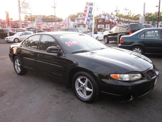 Pontiac Grand Prix 2002 photo 2