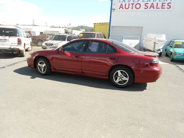 Pontiac Grand Prix 2002 photo 2