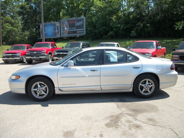 Pontiac Grand Prix 2002 photo 2