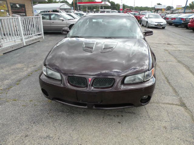 Pontiac Grand Prix 2002 photo 2