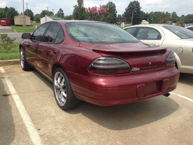 Pontiac Grand Prix 2002 photo 1