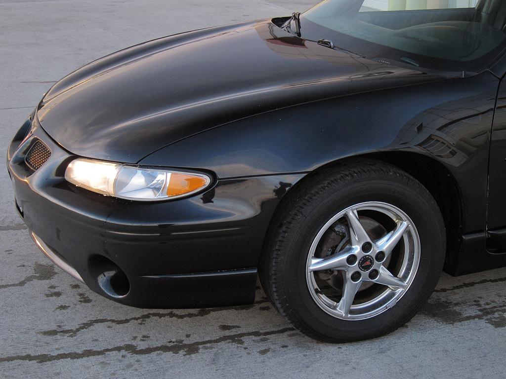 Pontiac Grand Prix 2002 photo 1