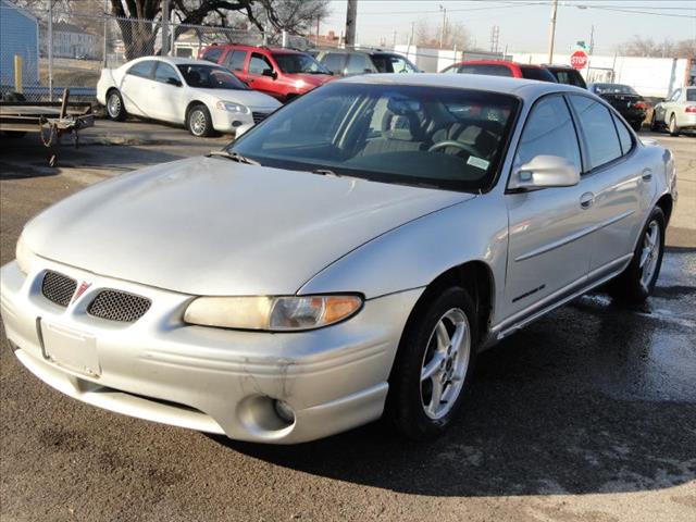 Pontiac Grand Prix 2002 photo 1