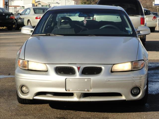 Pontiac Grand Prix 2002 photo 2