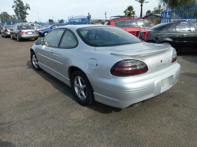 Pontiac Grand Prix 2002 photo 2