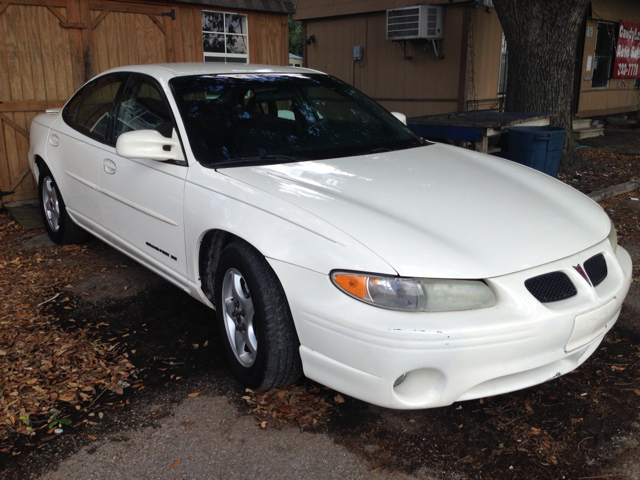 Pontiac Grand Prix SE Sedan