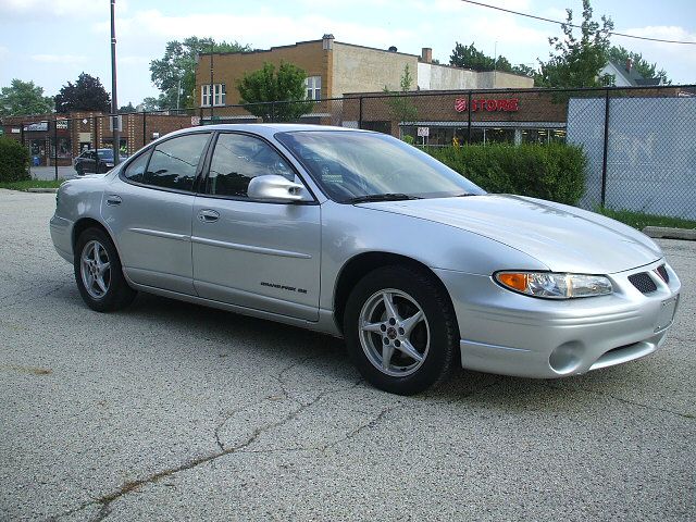 Pontiac Grand Prix 2002 photo 1