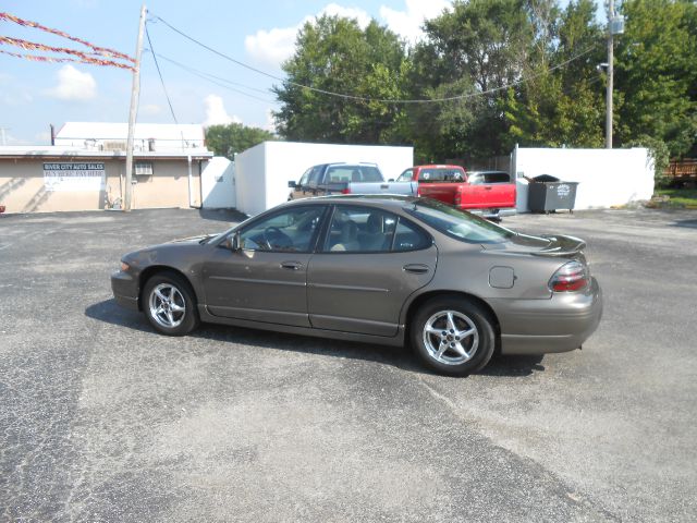 Pontiac Grand Prix 2002 photo 2