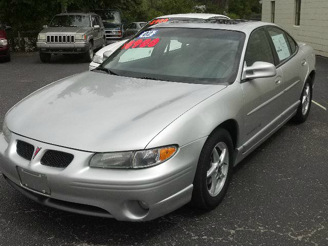 Pontiac Grand Prix 2002 photo 1