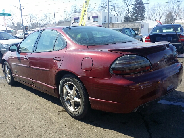 Pontiac Grand Prix 2002 photo 2