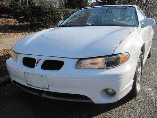 Pontiac Grand Prix 2002 photo 2