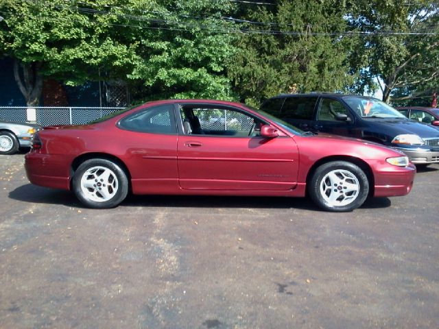 Pontiac Grand Prix 2002 photo 1