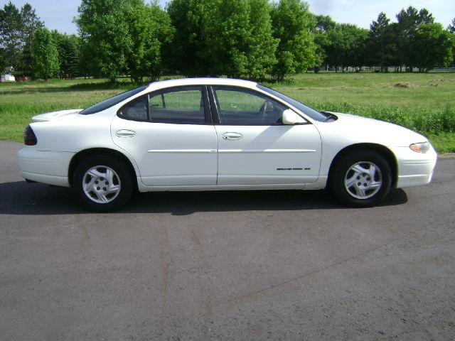 Pontiac Grand Prix 2002 photo 3