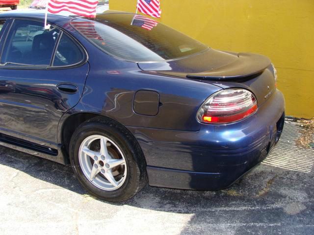 Pontiac Grand Prix 2002 photo 2