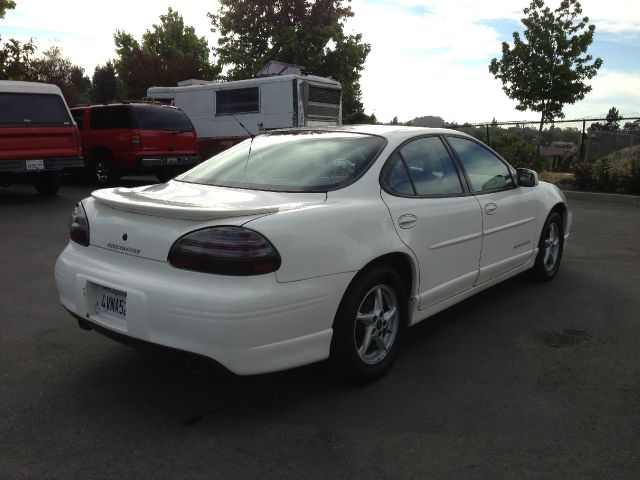 Pontiac Grand Prix 2002 photo 10