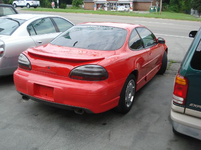 Pontiac Grand Prix 2002 photo 1