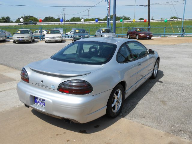 Pontiac Grand Prix 2002 photo 1