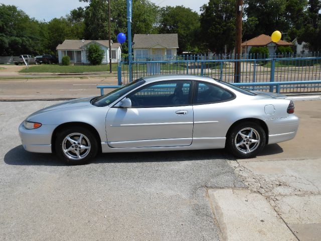 Pontiac Grand Prix 2002 photo 2