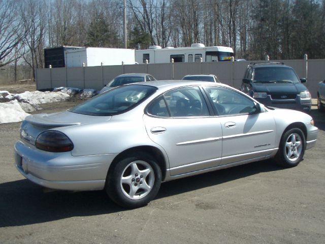 Pontiac Grand Prix 2002 photo 1