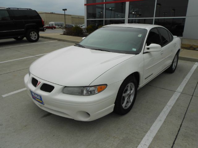 Pontiac Grand Prix 2002 photo 1