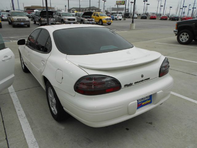 Pontiac Grand Prix 2002 photo 2