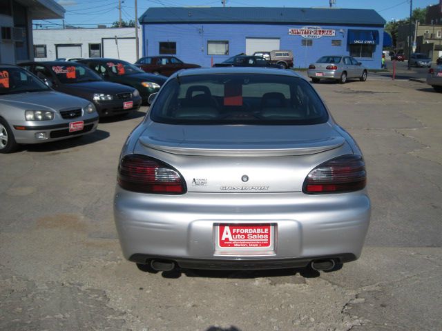 Pontiac Grand Prix 2002 photo 1