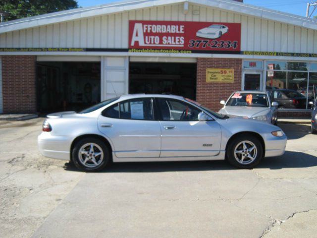 Pontiac Grand Prix 2002 photo 2