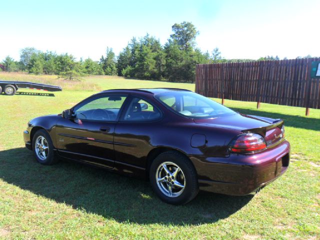 Pontiac Grand Prix 2002 photo 2