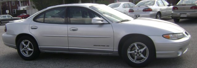 Pontiac Grand Prix 2002 photo 1