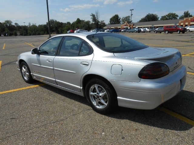 Pontiac Grand Prix 2002 photo 1