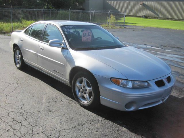 Pontiac Grand Prix 2002 photo 1