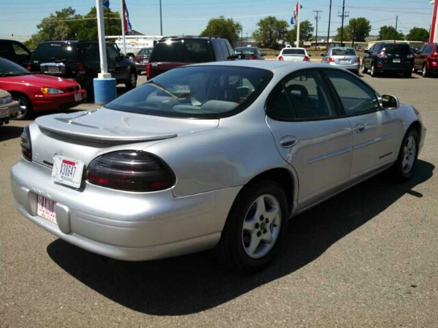 Pontiac Grand Prix 2002 photo 1