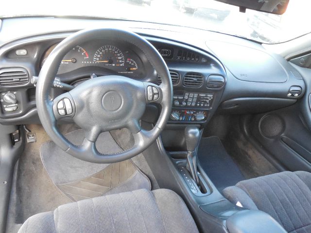 Pontiac Grand Prix 2002 photo 2