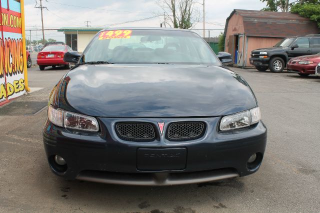 Pontiac Grand Prix 2002 photo 2