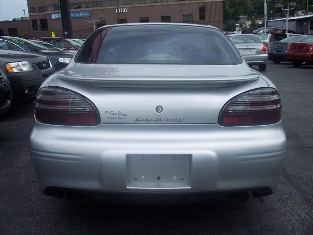 Pontiac Grand Prix 2002 photo 2