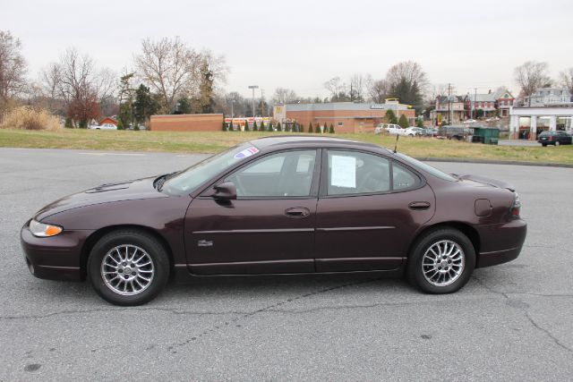 Pontiac Grand Prix 2002 photo 2