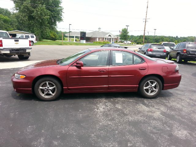 Pontiac Grand Prix 2002 photo 1