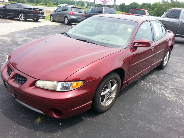 Pontiac Grand Prix 2002 photo 2