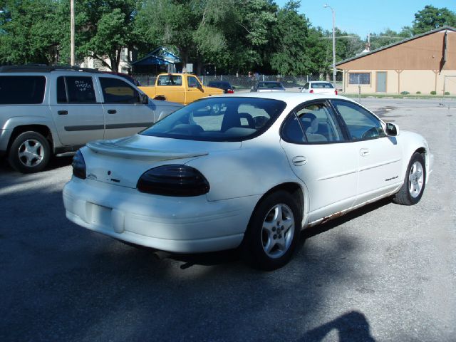 Pontiac Grand Prix 2002 photo 13