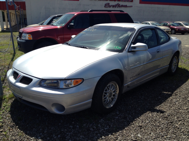 Pontiac Grand Prix 2002 photo 3