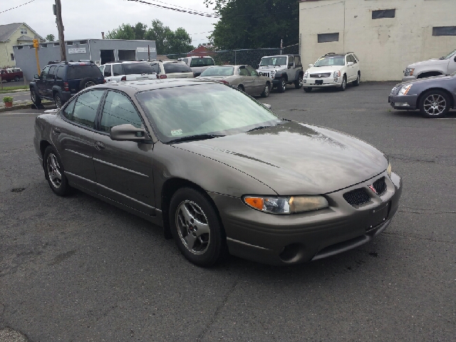 Pontiac Grand Prix 2002 photo 2