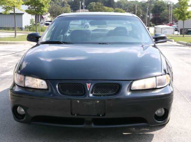 Pontiac Grand Prix 2002 photo 2