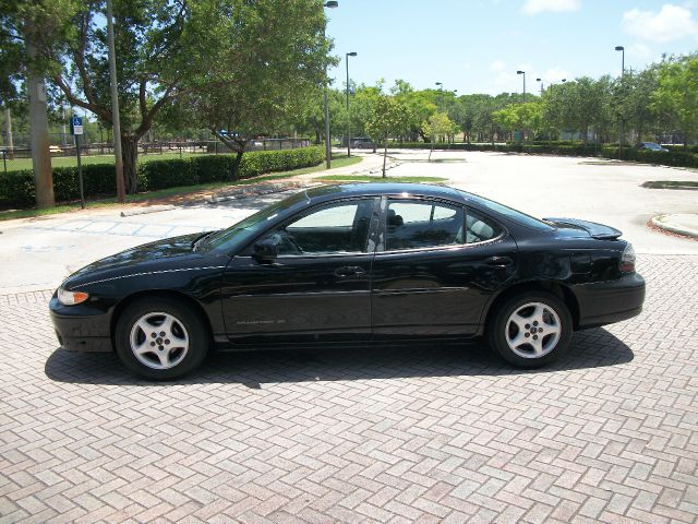 Pontiac Grand Prix 2002 photo 2